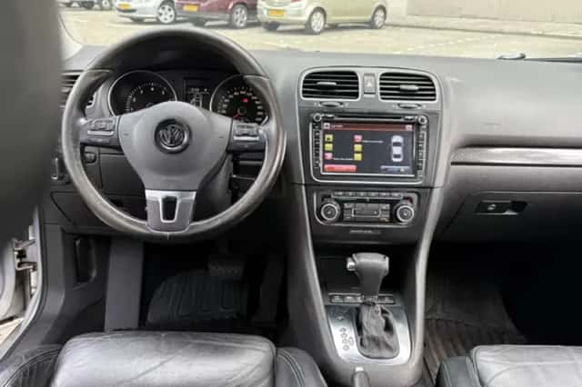 Volkswagen Golf (2008) thumbnail 2
