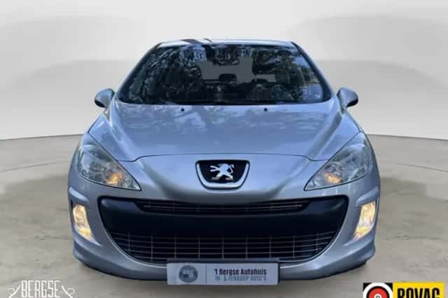 Peugeot 308 (2010) thumbnail 5