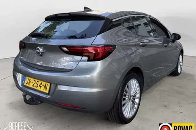 Opel Astra (2016) thumbnail 3