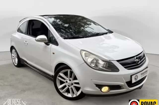 Opel Corsa (2009) thumbnail 4