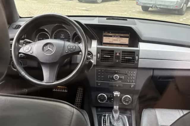 Mercedes-Benz GLK-Klasse (2010) thumbnail 2