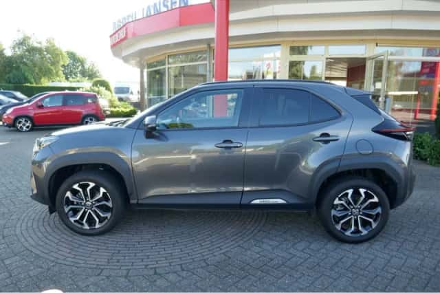 Toyota Yaris Cross (2025) thumbnail 5