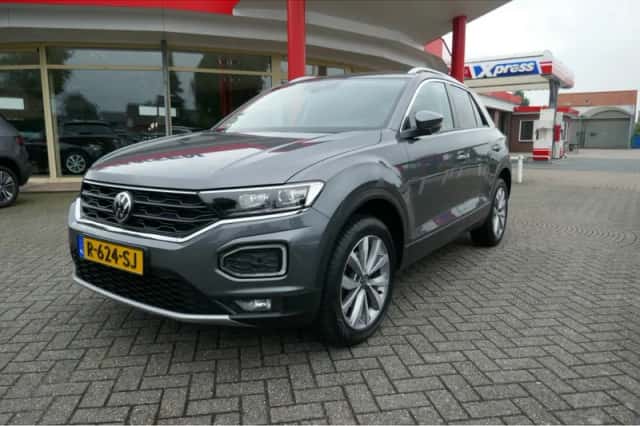 Volkswagen T-Roc (2021) thumbnail 2