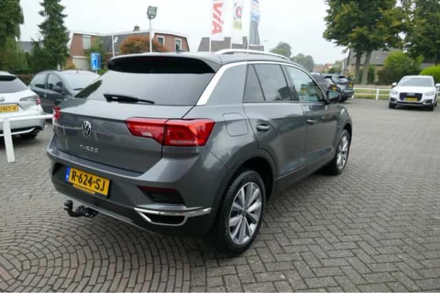 Volkswagen T-Roc (2021) thumbnail 4