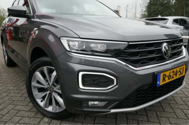 Volkswagen T-Roc (2021) thumbnail 5