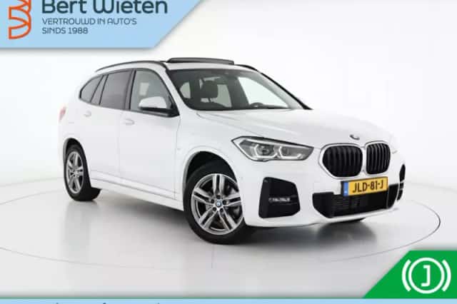 BMW X1 (2022) thumbnail 2