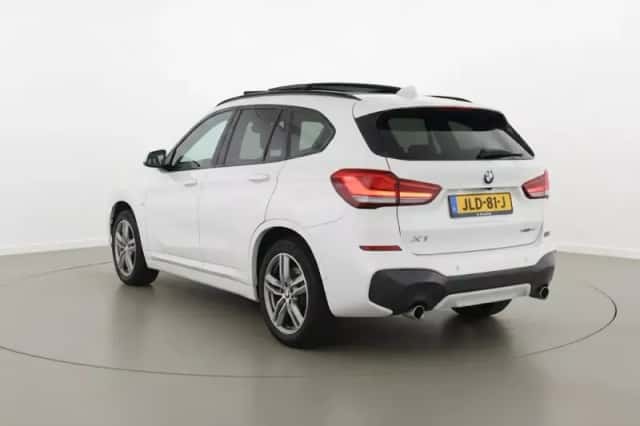 BMW X1 (2022) thumbnail 4