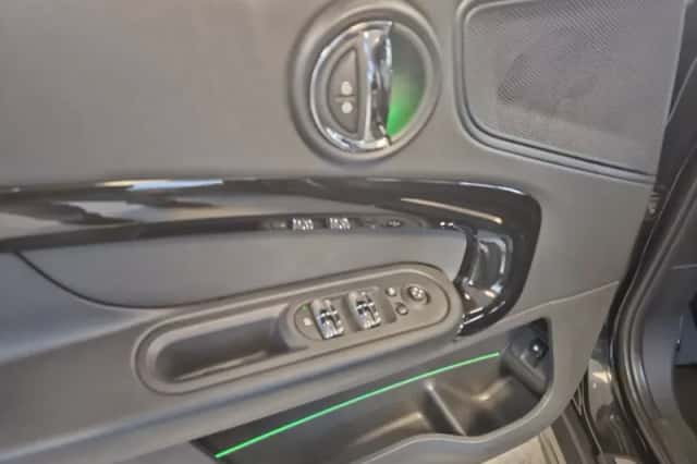 MINI Countryman (2023) thumbnail 6