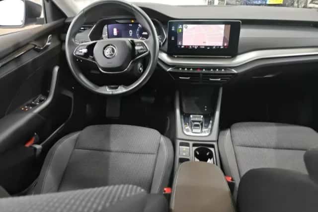 Škoda Octavia (2021) thumbnail 3