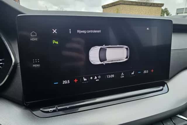 Škoda Octavia (2021) thumbnail 5
