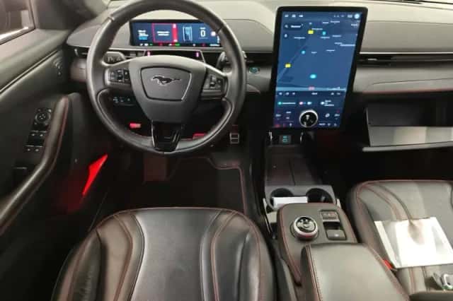 Ford Mustang (2021) thumbnail 3