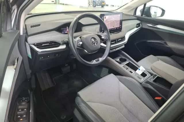 Škoda Enyaq (2022) thumbnail 3