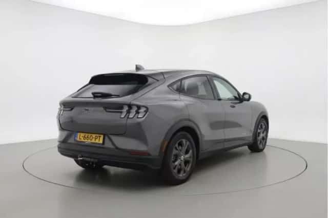 Ford Mustang Mach-E (2021) thumbnail 1