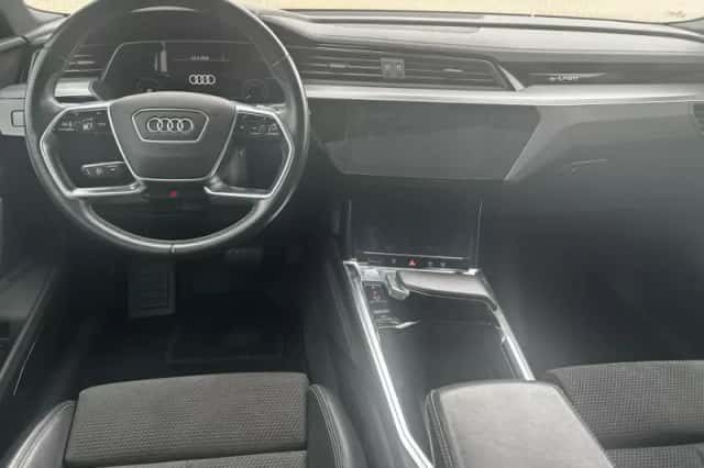Audi e-tron (2020) thumbnail 3