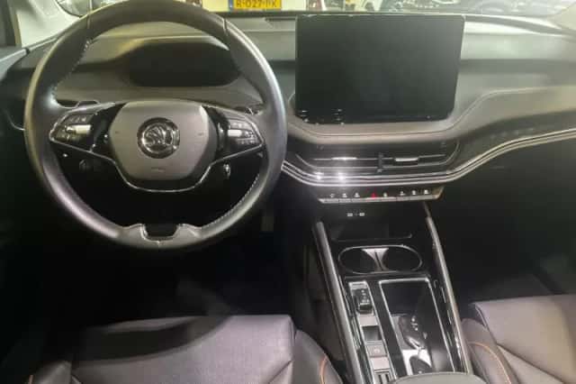 Škoda Enyaq (2022) thumbnail 2