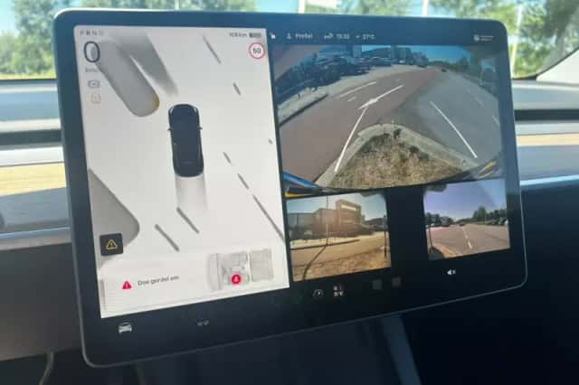 Tesla Model Y (2024) thumbnail 6