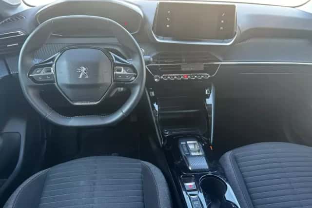 Peugeot e-208 (2022) thumbnail 3