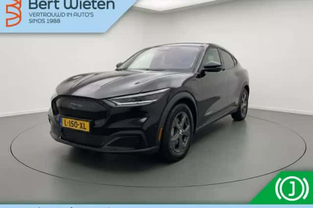 Ford Mustang (2021) thumbnail 2