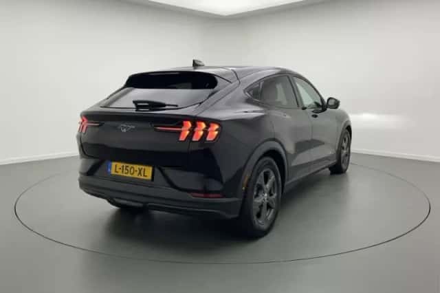 Ford Mustang (2021) thumbnail 6