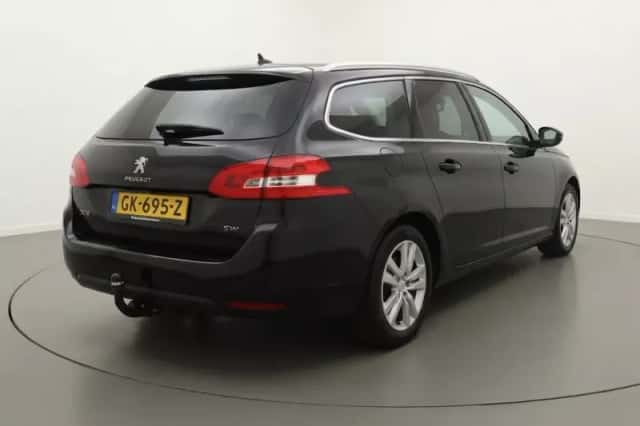 Peugeot 308 (2015) thumbnail 4
