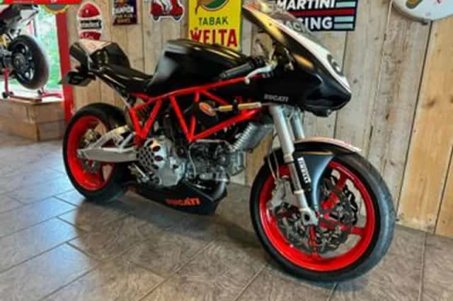 DUCATI 1000 (2005) thumbnail 2
