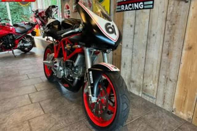 DUCATI 1000 (2005) thumbnail 3
