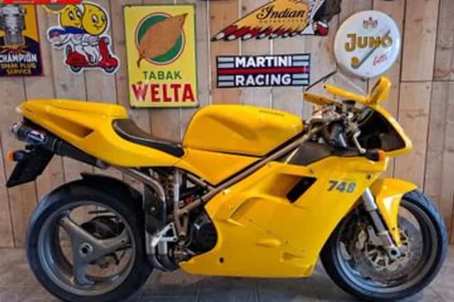 DUCATI 748 (2000) thumbnail 1