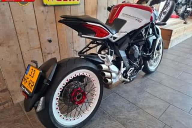 MV AGUSTA BRUTALE (2015) thumbnail 4