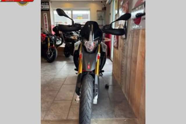 APRILIA DORSODURO (2018) thumbnail 4