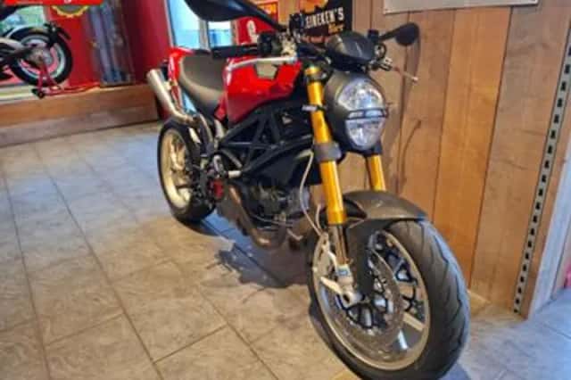 DUCATI M 1100 S (2009) thumbnail 2