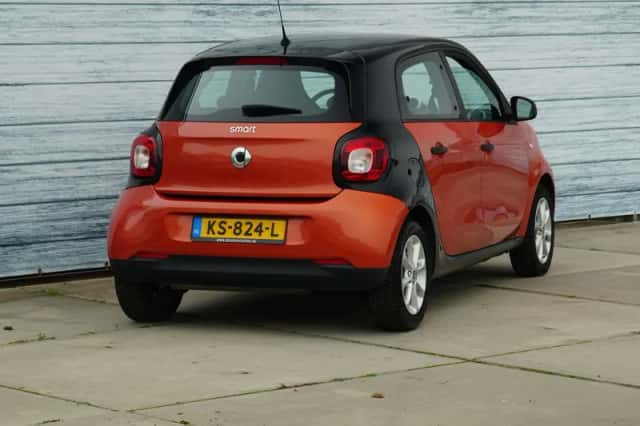 Smart ForFour (2016) thumbnail 6