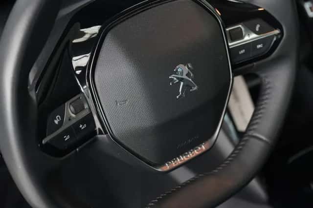 Peugeot e-208 (2020) thumbnail 2