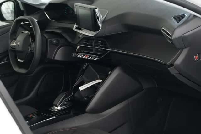 Peugeot e-208 (2021) thumbnail 2