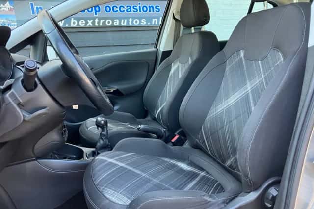 Opel Corsa (2015) thumbnail 6