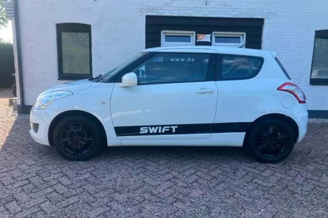 Suzuki Swift (2011) thumbnail 2