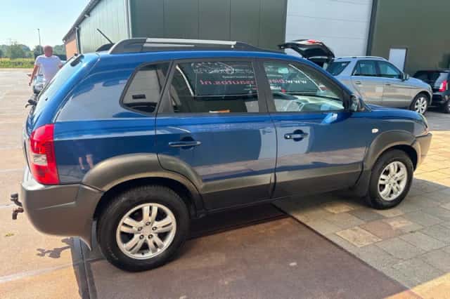Hyundai Tucson (2009) thumbnail 6