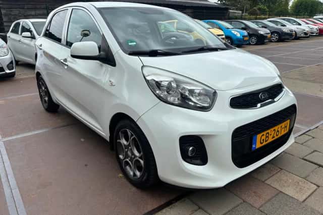 Kia Picanto (2015) thumbnail 3