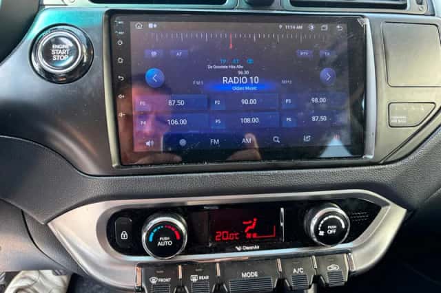 Kia Rio (2012) thumbnail 5