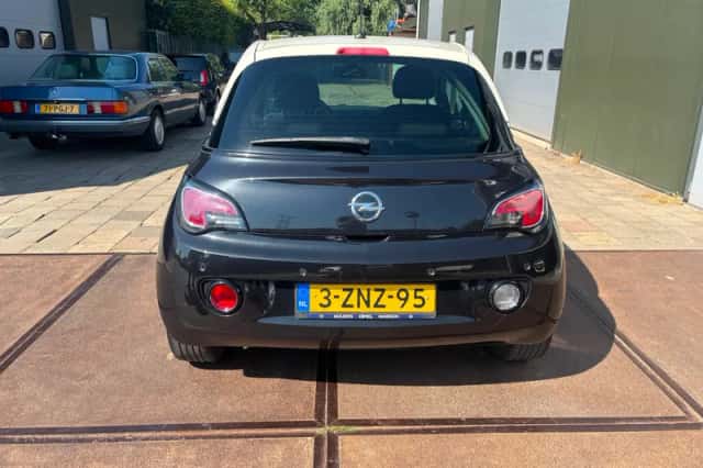 Opel Adam (2015) thumbnail 4