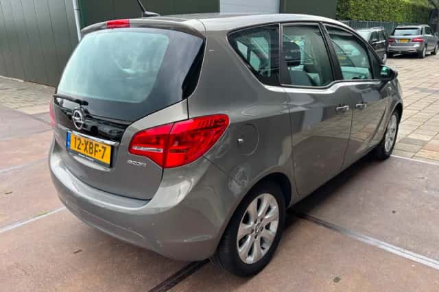 Opel Meriva (2012) thumbnail 2