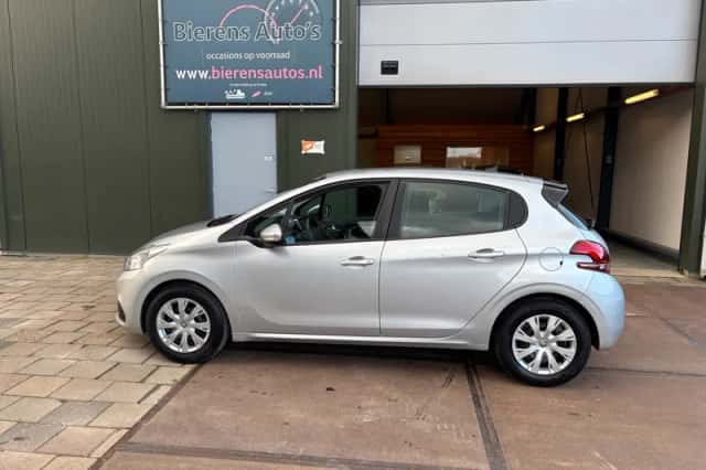 Peugeot 208 (2017) thumbnail 2