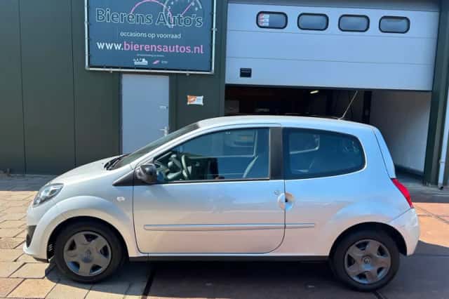 Renault Twingo (2011) thumbnail 2
