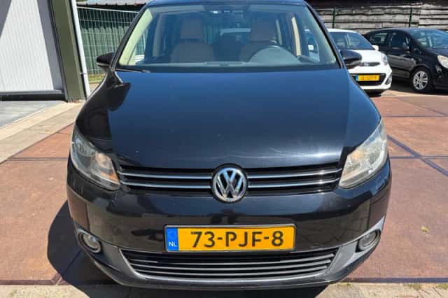 Volkswagen Touran (2011) thumbnail 6