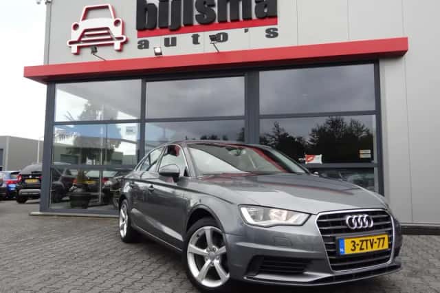 Audi A3 (2015) thumbnail 3