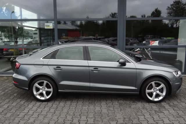 Audi A3 (2015) thumbnail 4