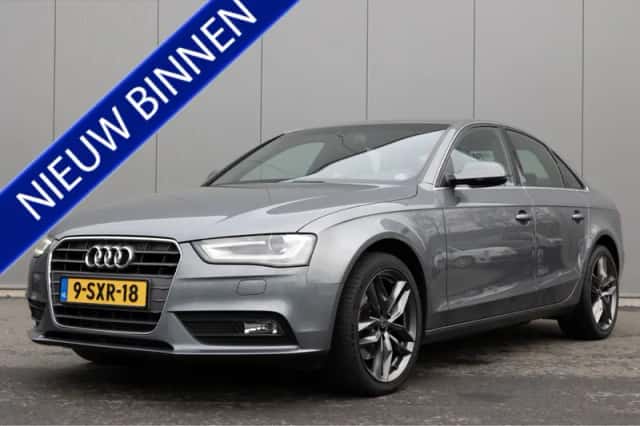 Audi A4 (2014) thumbnail 2