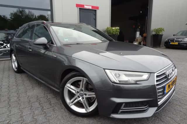 Audi A4 (2017) thumbnail 3