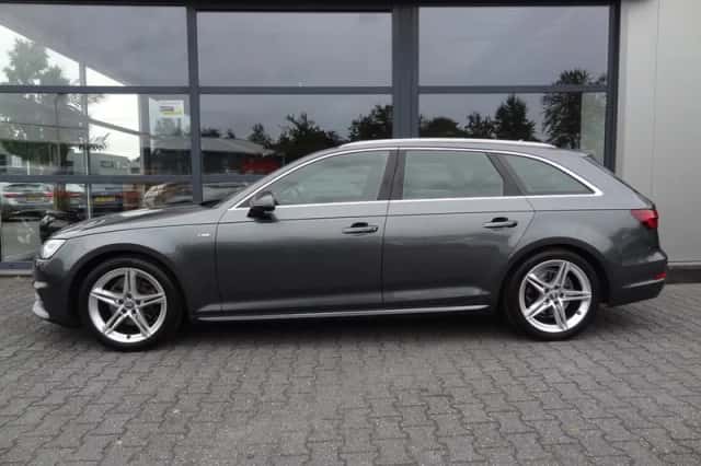 Audi A4 (2017) thumbnail 5