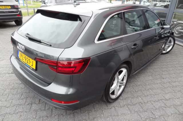 Audi A4 (2017) thumbnail 6