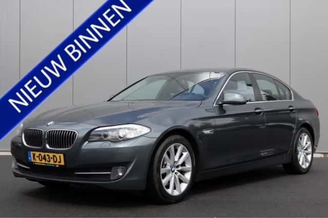 BMW 5-Serie (2010) thumbnail 2